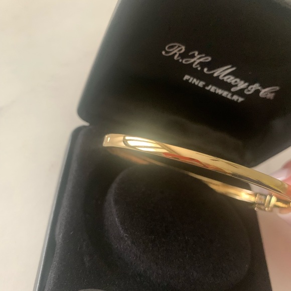 Diamond bangle bracelet - Picture 5 of 5